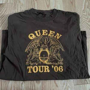 vintage queen tour t-shirt